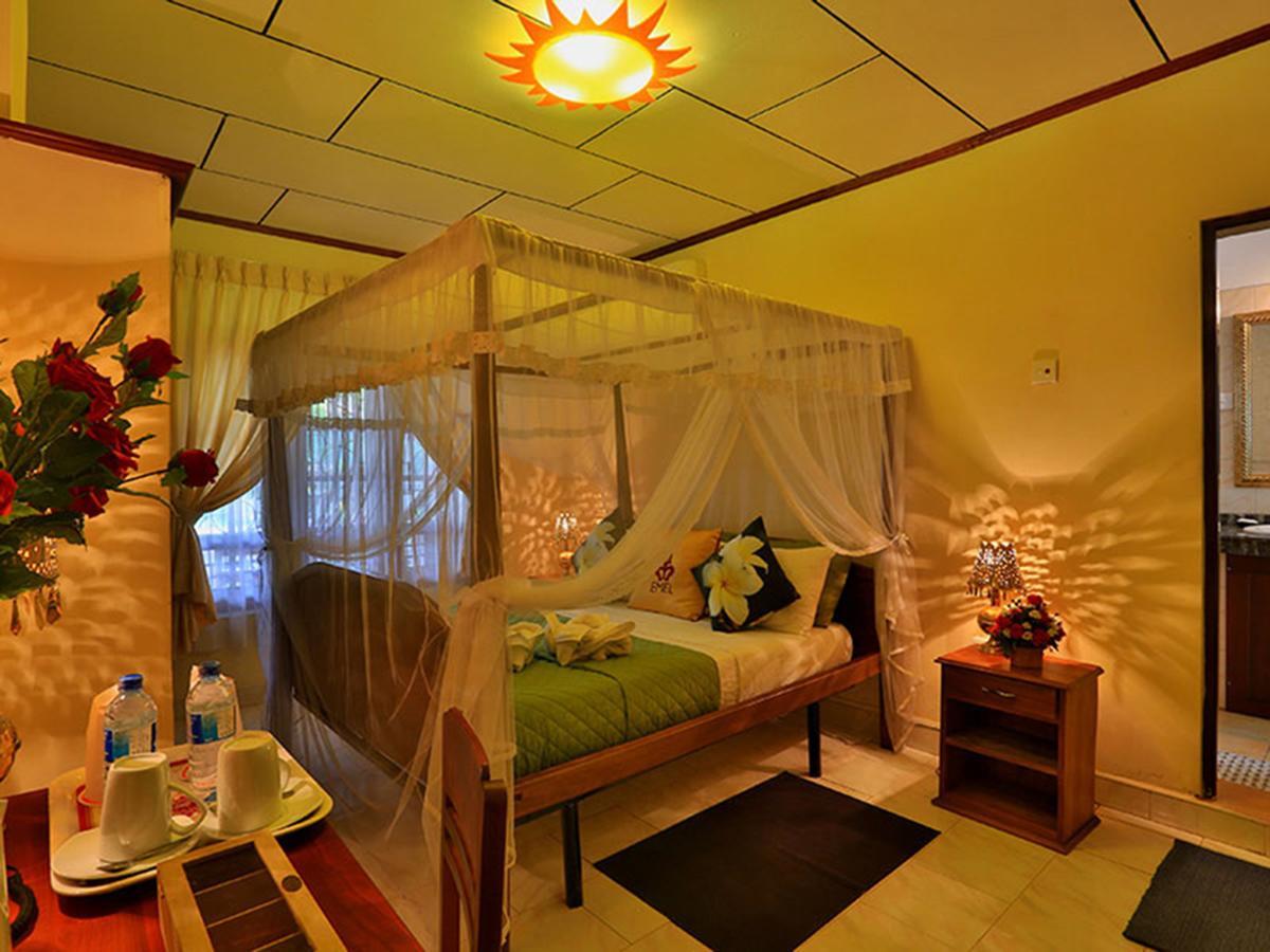 Hotel Emel Boutique Negombo Esterno foto