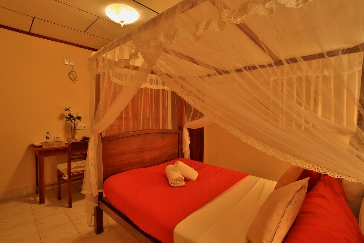 Hotel Emel Boutique Negombo Esterno foto